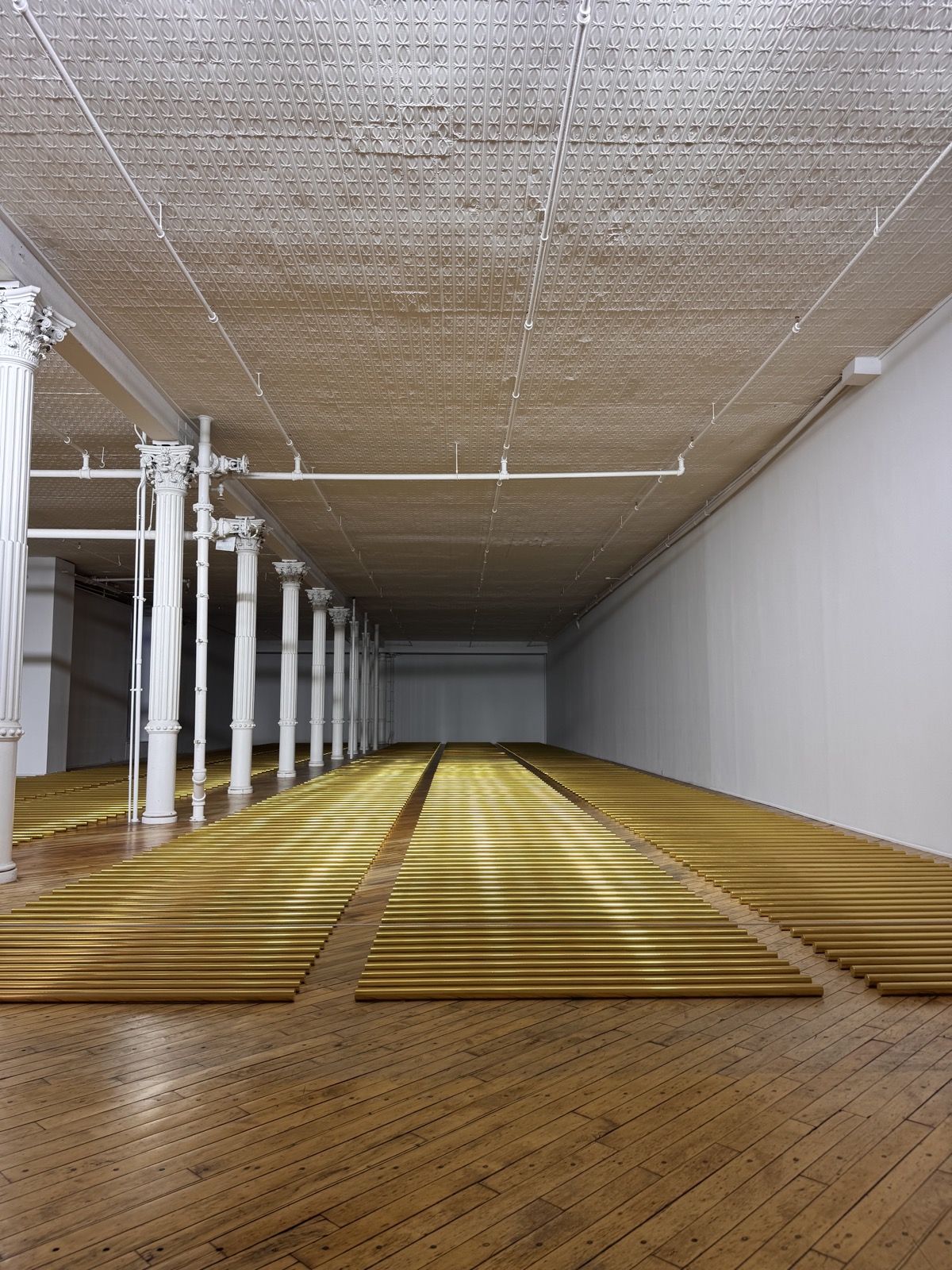 The Broken Kilometer, Walter De Maria