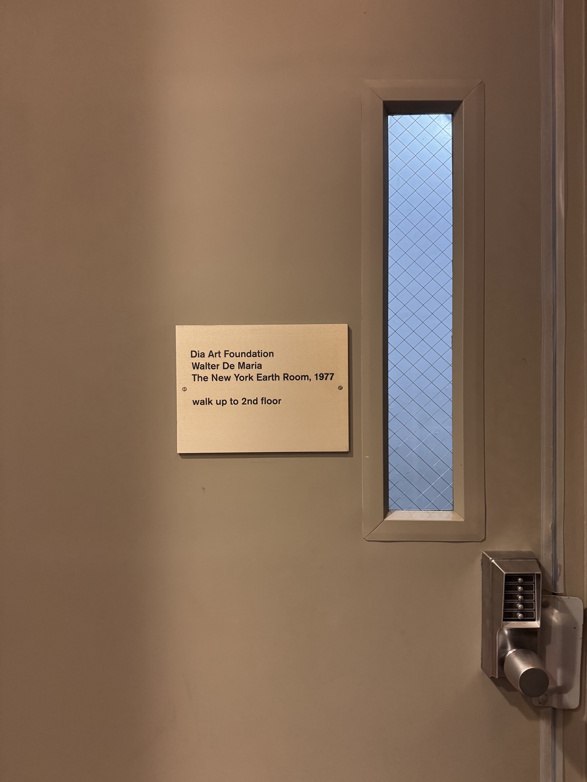 The New York Earth Room, Walter De Maria
